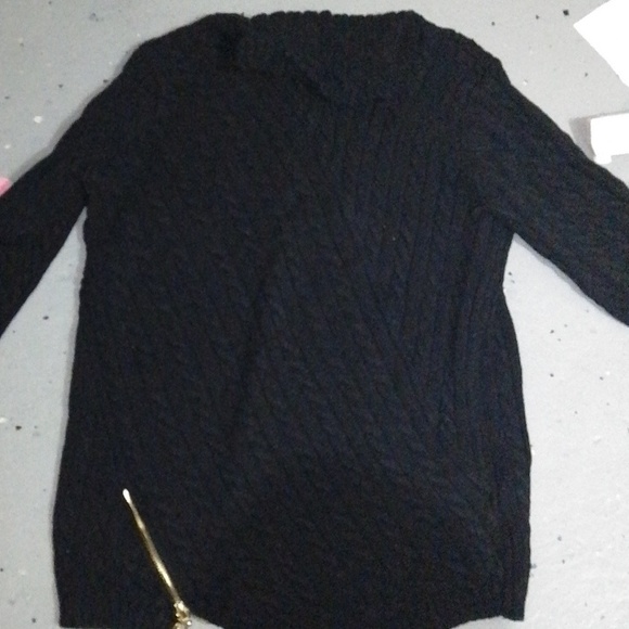 Cute turtleneck with gold zipper - Picture 2 of 4